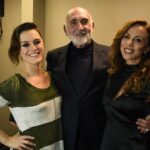 Alessandra Maestrini Instagram - Desde 1950 o Prêmio do Governador do Estado de São Paulo acontece. Este ano, @miguelfalabellareal e eu recebemos o convite da Secretária de Cultura @mariliamartonofc e de @zepossi (diretor do evento) para apresentar os vencedores dentre as mais variadas categorias culturais: Música, Dança, Teatro, Museus e Centros Culturais, Arte para Crianças, Incentivo à Leitura, Instituições Culturais e tanto mais. O maior homenageado da noite foi Danilo Santos de Miranda, mais que merecidamente considerado um "Ministro da Cultura extra oficial" por sua devoção ao desenvolvimento dos SESCs, não só por São Paulo, mas por todo país. Os indicados e premiados incluiram membros das comunidades LGBT, Guarani e Quilombola. Foi uma noite de muita alegria. É de extrema importância que se mantenham prêmios como este, que atravessam governos e décadas, independente de qualquer coisa, focados em seu compromisso com a Cultura. EVOÉ! PS: Registrados pelas lentes de @jessica__christina a equipe artística criadora da cerimônia e nossos parceiros de figurino, sapatos e maquiagem; artistas do mais alto calibre, que me acompanham ad aeternum... 💞🌟✨ Palácio dos Bandeirantes