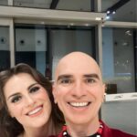 Alessandra Maestrini Instagram - E fechamos com chave de ouro! Quanta gente incrível na platéia! Obrigada @kafkabonecaviajante por nos proporcionar tantos encontros sublimes! 💞