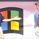 Alessandro Baricco Instagram - 1995. Bill Gates lancia Windows 95, il sistema operativo che fa di tutti i personal computer degli attrezzi amichevoli come gli Apple, ma molto meno cari.