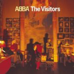 Alessandro Baricco Instagram - 1982. Esce il primo cd. Conteneva una musica di rara bruttezza: La Sinfonia delle Alpi di Richard Strauss. Il primo cd di musica pop invece lo fecero gli ABBA. Se volete sentire La Sinfonia, potete andare su downloadclassica.blogspot.com: oltre a questa fotografia, ci troverete un link a una cartella Dropbox dalla quale scaricare due mp3.