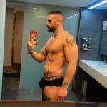Alex Bullon Instagram - After 1 food poisoning & 1 week of hard work later… 😅👙 #progress #bodywork 🫣NO THIRST TRAP INTENDED🤭