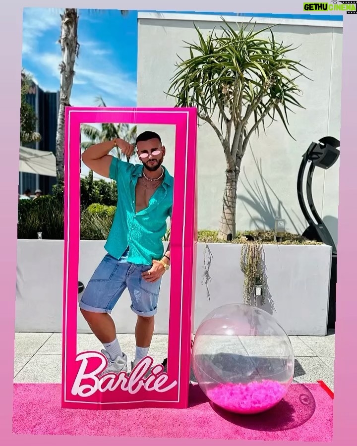 Alex Bullon Instagram - 💖🎀👙👛🌸💅🏽👱🏼‍♀️ #barbie #barbieparty #barbieland #poolparty #hollywood #losangeles Godfrey Hotel Hollywood