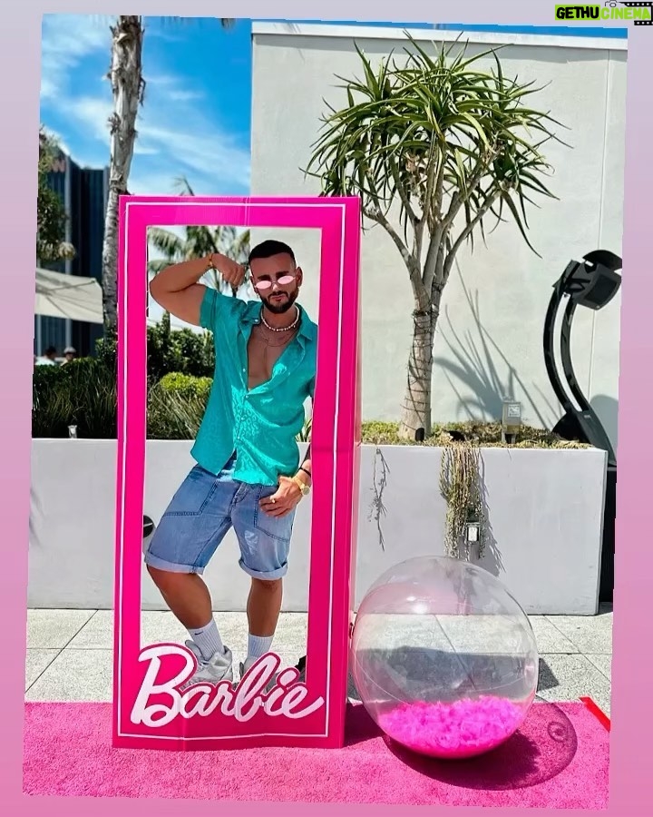 Alex Bullon Instagram - πππππΈπ
π½π±πΌββοΈ #barbie #barbieparty #barbieland #poolparty #hollywood #losangeles Godfrey Hotel Hollywood