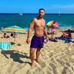 Alex Bullon Instagram - Mind your business #beach 🌊🏖️☀️ Badalona, Barcelona