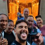 Alex Bullon Instagram - 📸🤳🏽 #barcelona #dayandnight #LAfam #reunion Barcelona, Spain