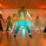 Alex Bullon Instagram - #LAS12 🕛📞❓@anamenaoficial @belindapop #anamena #belinda #alexbullonchoreography @alexbullon23 #alexbullon 🎥 @davidgalinndo 👌🏽 #anamenabelindalas12 #las12challenge #dance #dancechallenge #danceclass #dancevideo #dancevideos #dancelove #dancersofinstagram #igdancers #igdaily #igersspain #commercialdance #danceon #worldofdance #dancestudio
