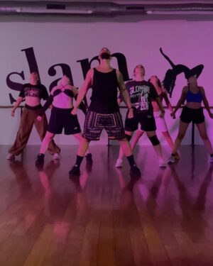 Alex Bullon Instagram - #VULGAR 🖤😈🖤 #slideshow
@samsmith x @madonna 
#alexbullonchoreography @alexbullon23 

#samsmith #madonna #alexbullon #dance #dancevideo #danceclass #dancechallenge #commercialdance #dancers #danceon #dancersofinstagram #igdancers #igdaily #danceworld #worldofdance