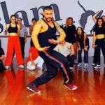 Alex Bullon Instagram - Funky para todxs #POUNDTHEALARM 🚨 @nickiminaj #alexbullonchoreography @alexbullon23 #alexbullon #commercialdance #jazzfunk #dancevideo #danceclass #dancechallenge #dancers #dancersofinstagram #dance #igdancers #igdaily #danceon #danceworld #worldofdance