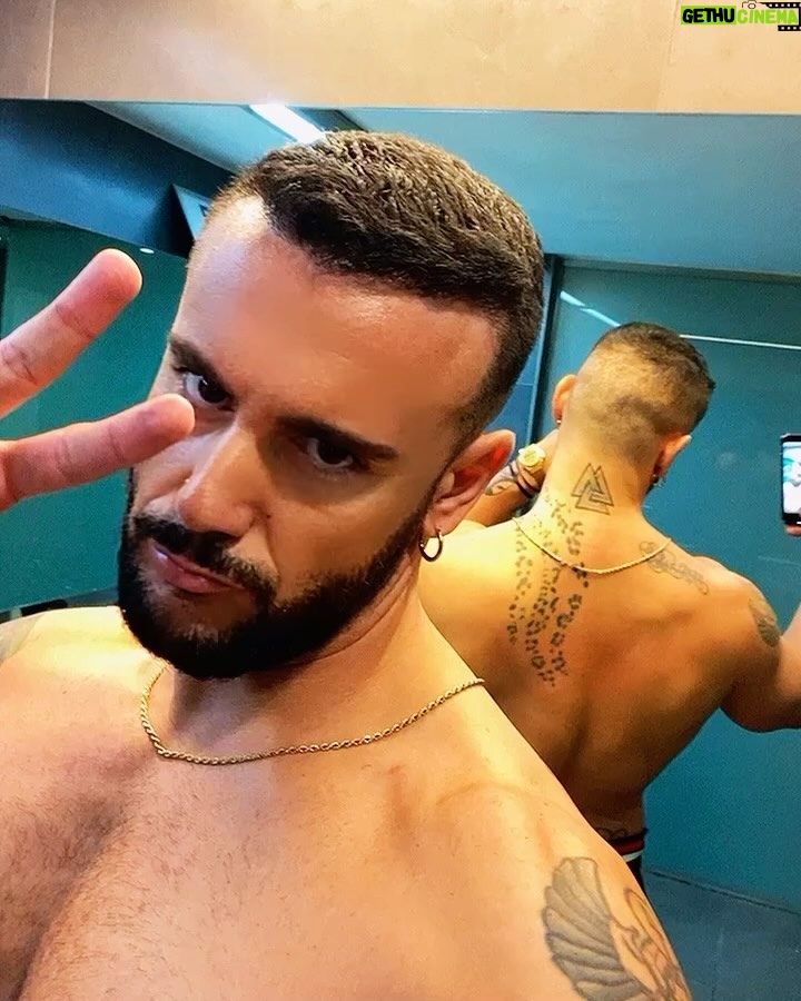 Alex Bullon Instagram - After 1 food poisoning & 1 week of hard work later… 😅👙 #progress #bodywork 🫣NO THIRST TRAP INTENDED🤭
