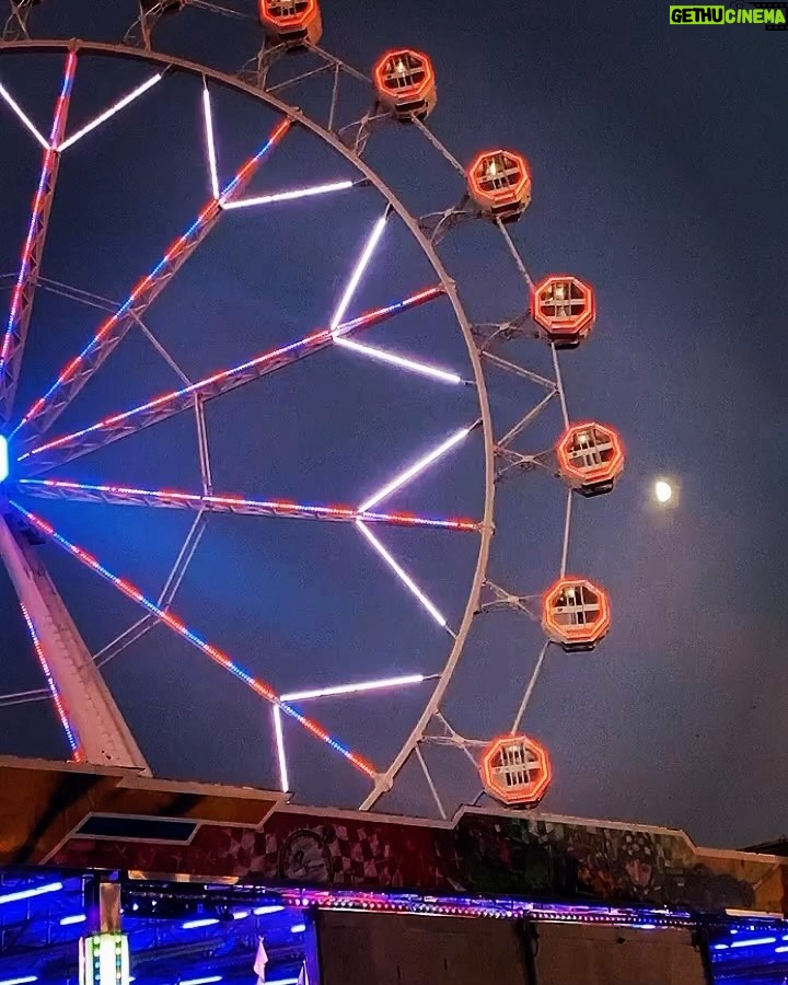 Alex Bullon Instagram - #MERCE2023 #barcelona 🎡🎢🎟️🌊 La Barceloneta, Barcelona