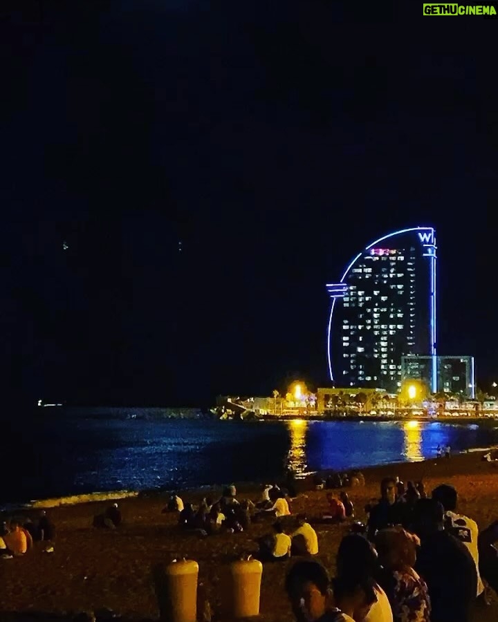 Alex Bullon Instagram - #MERCE2023 #barcelona 🎡🎢🎟️🌊 La Barceloneta, Barcelona