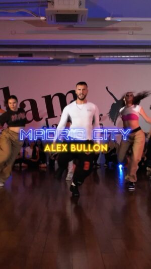 Alex Bullon Instagram - #MADRIDCITY 🌃 @anamenaoficial 
#alexbullonchoreography @alexbullon23 #alexbullon 
🏠 @slamdancingbarcelona #slamdancingbarcelona
🎥 @davidgalinndo 

#anamena #dance #danceclass #intermediate #commercialdance #popdance #danceon #dancevideo #igdancers #dancersofinstagram #danceworld #worldofdance #igdaily