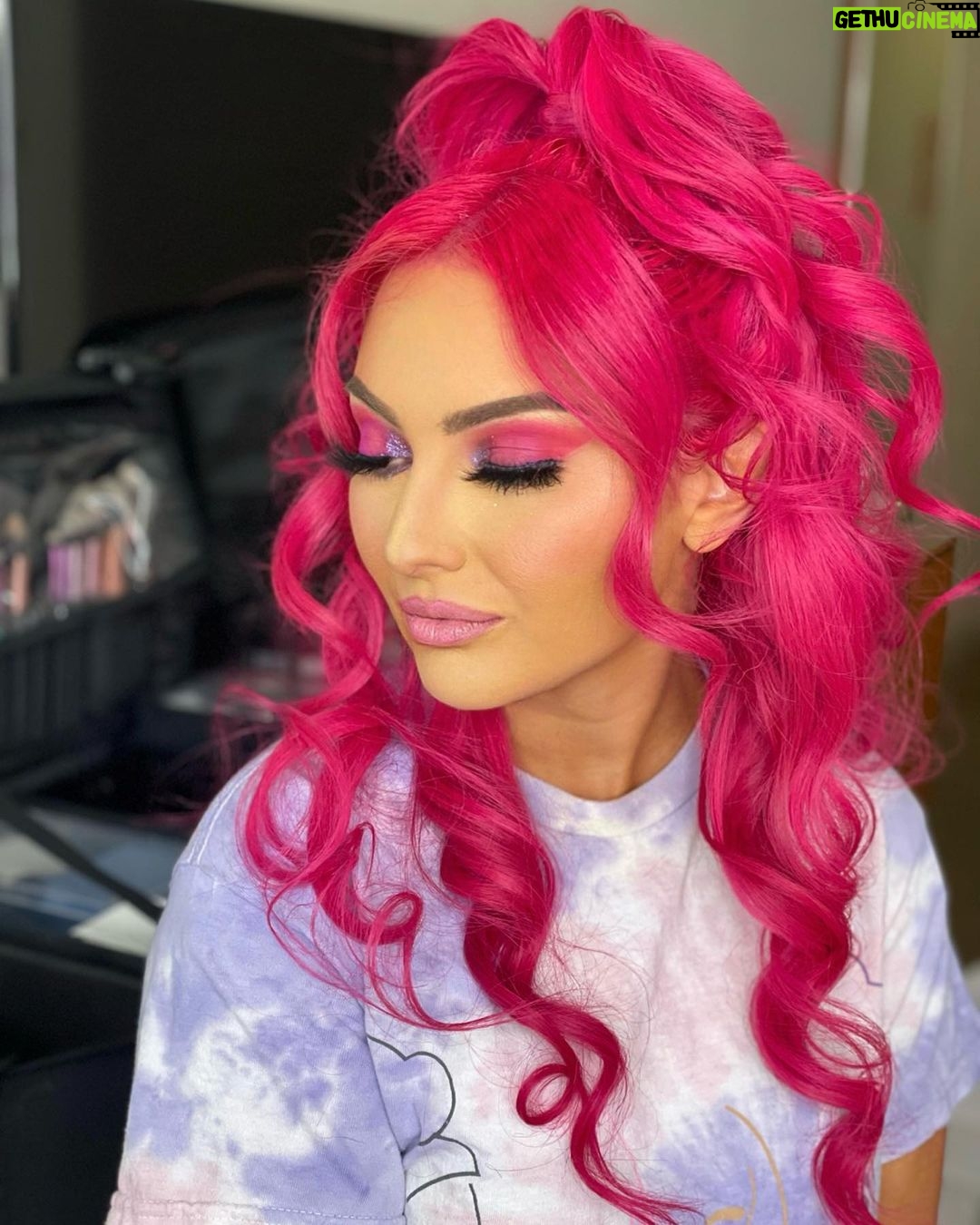 Alex Gracia - 724 Likes - Makeup & hair by @upscale.glamstudio 💄
For anyone in California looking for Glam, Nycole was super amazing and easy to work with. Can’t wait for our next look together!