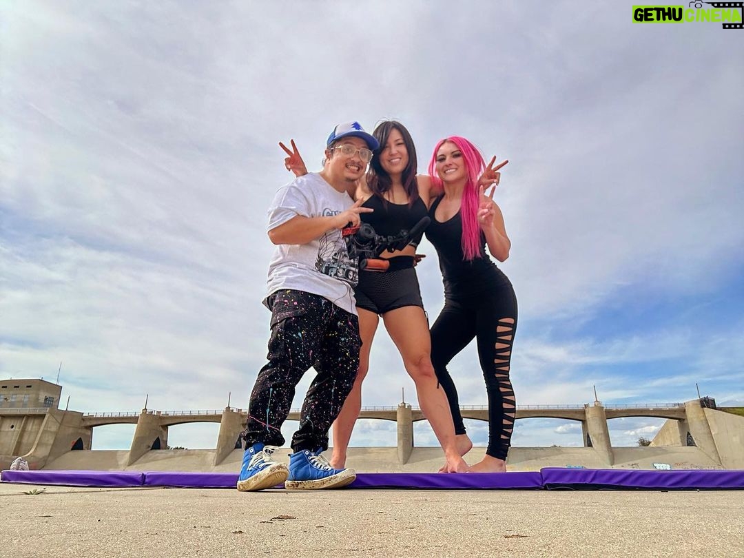 Alex Gracia - 0.9K Likes - Find you friends who film fight scenes with you in the middle of a dam in Los Angeles 😂👊👊👊