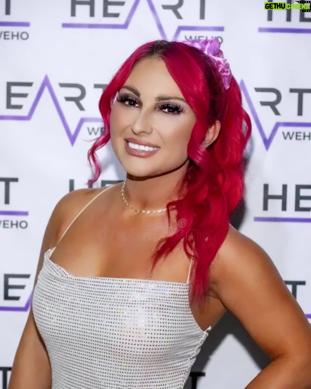 Alex Gracia - 761 Likes - Red Carpet for @poundtownwrestling debut!