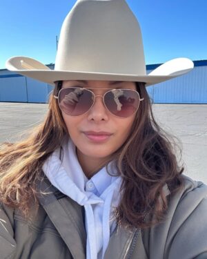 Alex Meneses Instagram - Ok.  So Virginia (the owner of @thesfranch) told me I had my hat on backwards.

#sillygirl #citygirl #texas