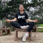 Alex Meneses Instagram - A long run and meditation puts me right. #moveyourbody #meditation #nature