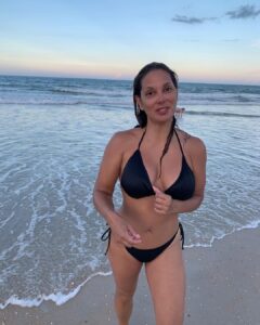 Alex Meneses Instagram - #tbt to last year when I was swimming right next to a shark. Don’t swim at night. Remember Jaws? #florida #sea #sunset #fun #beach #vibes #swimmingwithsharks #nothankyou Florida