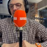 Alexandr Belonogov Instagram - Абсолютное единство со своими слушателями. «Настоящий Хит-Парад» - мы вместе! Ссылка на новый выпуск здесь: https://youtu.be/qjcm2jlwMSQ?si=gc-J8Svn37gJVaAR (активная ссылка в stories). @radio.kp #АлександрАнатольевич 🎙️🤓📡💻📻📺🇷🇺