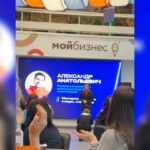 Alexandr Belonogov Instagram - Про команду «Фабрики креативных медиа» в Мурманске. Вот как это было, часть 2: «Фабрика креативных медиа» создана, в том числе для того, чтобы люди не утопали в информационном шуме. Здесь мы думали и учились тому, как количество перевести в качество, и самое главное - мы делаем это все вместе. Большие хорошие дела невозможно создать в одиночку - получится только большой хорошей командой. Ведь СМИ предназначены для людей, а значит у нас у всех одна и та же задача. В прошедшие выходные в Мурманске мы сгенерировали и синхронизировали эти смыслы». продолжение следует… обязательно #АлександрАнатольевич 🎙️🤓📡💻📻📺🇷🇺