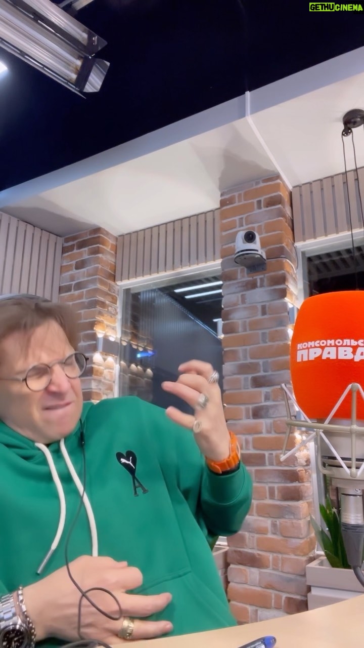 Alexandr Belonogov Instagram - Осенний музыкальный марафон продолжается. Ваше голосование и результаты - наши эфиры: суббота 09:00, воскресенье - 20:00. И здесь: https://youtube.com/@truechart @radio.kp #АлександрАнатольевич 🎙️🤓📡💻📻📺🇷🇺