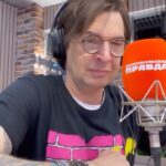 Alexandr Belonogov Instagram - Слушайте, смотрите, следите за новыми выпусками. Все подробности всегда здесь: https://youtube.com/@truechart @radio.kp #АлександрАнатольевич 🎙️🤓📡💻📻📺🇷🇺