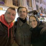 Alexandr Belonogov Instagram - Чемпионы по прогулкам в центре и переулкам Саша и Катя поздравляют Александра @bonovoice Тришина с днём рождения! Все ребята и девчата в Москве и Сочи веселятся, танцуют и песенки поют ❤️ Саня, много сотен тысяч шагов и бодрости духа тебе, следопыт и цифровой гуру :))) 🙌