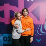 Alexandr Belonogov Instagram - Про команду «Фабрики креативных медиа» в Мурманске. Вот как это было, часть 2: «Фабрика креативных медиа» создана, в том числе для того, чтобы люди не утопали в информационном шуме. Здесь мы думали и учились тому, как количество перевести в качество, и самое главное - мы делаем это все вместе. Большие хорошие дела невозможно создать в одиночку - получится только большой хорошей командой. Ведь СМИ предназначены для людей, а значит у нас у всех одна и та же задача. В прошедшие выходные в Мурманске мы сгенерировали и синхронизировали эти смыслы». продолжение следует… обязательно #АлександрАнатольевич 🎙️🤓📡💻📻📺🇷🇺