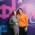 Alexandr Belonogov Instagram - Про команду «Фабрики креативных медиа» в Мурманске. Вот как это было, часть 2: «Фабрика креативных медиа» создана, в том числе для того, чтобы люди не утопали в информационном шуме. Здесь мы думали и учились тому, как количество перевести в качество, и самое главное - мы делаем это все вместе. Большие хорошие дела невозможно создать в одиночку - получится только большой хорошей командой. Ведь СМИ предназначены для людей, а значит у нас у всех одна и та же задача. В прошедшие выходные в Мурманске мы сгенерировали и синхронизировали эти смыслы». продолжение следует… обязательно #АлександрАнатольевич 🎙️🤓📡💻📻📺🇷🇺