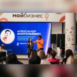 Alexandr Belonogov Instagram - Подружились с командой «Фабрики креативных медиа» в городе Мурманске. Вот как это было, часть 1: «В погоне объять необъятное, быть быстрее, быть громче, СМИ зачастую совсем забывают о качестве, превращая контент в информационный шум. И тут важно задумываться о последствиях такой деятельности. Задуматься не столько о контенте, сколько о том, как он отразится на аудитории и её последующих действиях. Ведь аудитория - это не только какой-то умный термин, это ведь реальные люди. Это наши друзья, близкие, дети. Это, в конце концов, и мы сами». продолжение следует… #АлександрАнатольевич 🎙️🤓📡💻📻📺🇷🇺