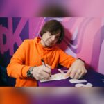 Alexandr Belonogov Instagram - Подружились с командой «Фабрики креативных медиа» в городе Мурманске. Вот как это было, часть 1: «В погоне объять необъятное, быть быстрее, быть громче, СМИ зачастую совсем забывают о качестве, превращая контент в информационный шум. И тут важно задумываться о последствиях такой деятельности. Задуматься не столько о контенте, сколько о том, как он отразится на аудитории и её последующих действиях. Ведь аудитория - это не только какой-то умный термин, это ведь реальные люди. Это наши друзья, близкие, дети. Это, в конце концов, и мы сами». продолжение следует… #АлександрАнатольевич 🎙️🤓📡💻📻📺🇷🇺