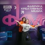 Alexandr Belonogov Instagram - Подружились с командой «Фабрики креативных медиа» в городе Мурманске. Вот как это было, часть 1: «В погоне объять необъятное, быть быстрее, быть громче, СМИ зачастую совсем забывают о качестве, превращая контент в информационный шум. И тут важно задумываться о последствиях такой деятельности. Задуматься не столько о контенте, сколько о том, как он отразится на аудитории и её последующих действиях. Ведь аудитория - это не только какой-то умный термин, это ведь реальные люди. Это наши друзья, близкие, дети. Это, в конце концов, и мы сами». продолжение следует… #АлександрАнатольевич 🎙️🤓📡💻📻📺🇷🇺