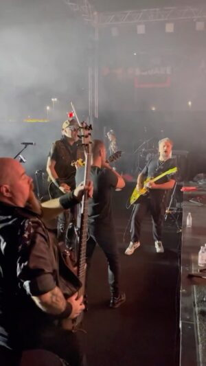 Alexandr Belonogov Instagram - Третий день фестиваля Rock Wave.
Рок-группа Крематорий.

@rock.fest.dubai 
@crematoriumru 
#АлександрАнатольевич 
🎙️🤓📡💻📻📺🇷🇺