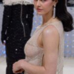 Alexandra Daddario Instagram - House Ambassador @AlexandraDaddario has her name on everyone's lips at the @MetCostumeInstitute's #MetGala 2023 in this exquisite #DiorCouture Spring-Summer 2023 dress embroidered with cascades of pink beaded and faded silver tube ruffles by @MariaGraziaChiuri. #StarsinDior © Embroideries by @Atelier_Safrane_Cortambert Metropolitan Museum of Art (MET)
