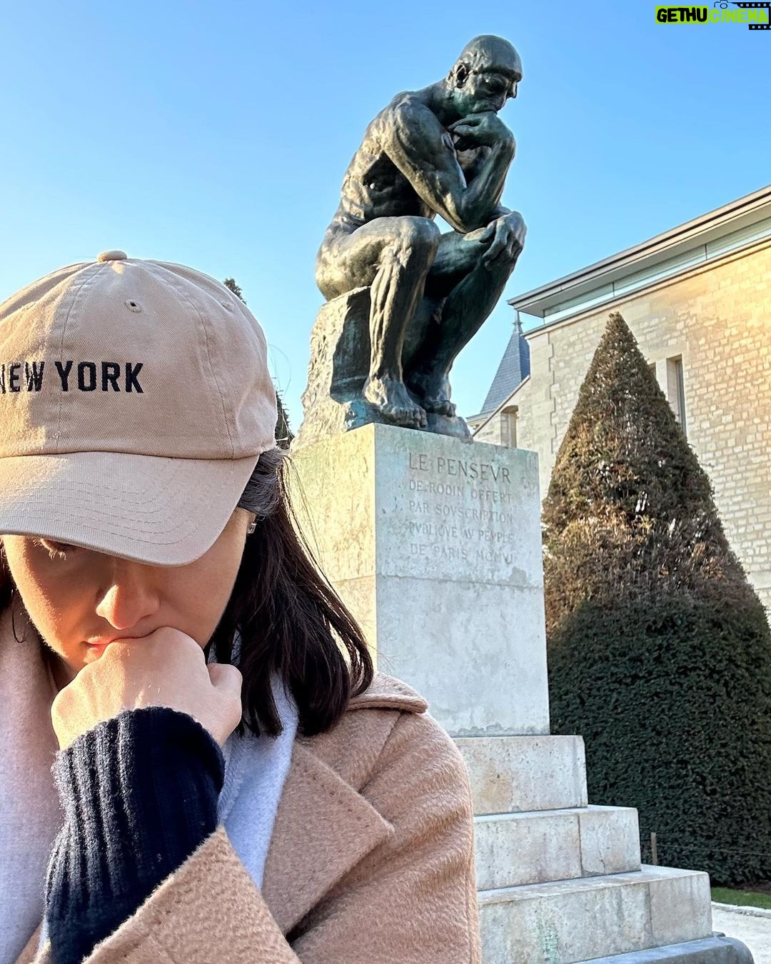 Alexandra Daddario Instagram - Rodin, Allie, Eiffel Tower. Jet lag not shown