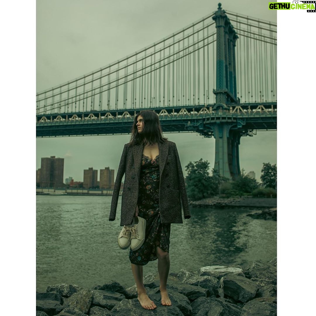 Alexandra Daddario Instagram - @stormsantos and I walked along the water on such a funny and sad weekend for me. Thank you for capturing what we hold in our hearts so well! And for being a part of our laughing fit!