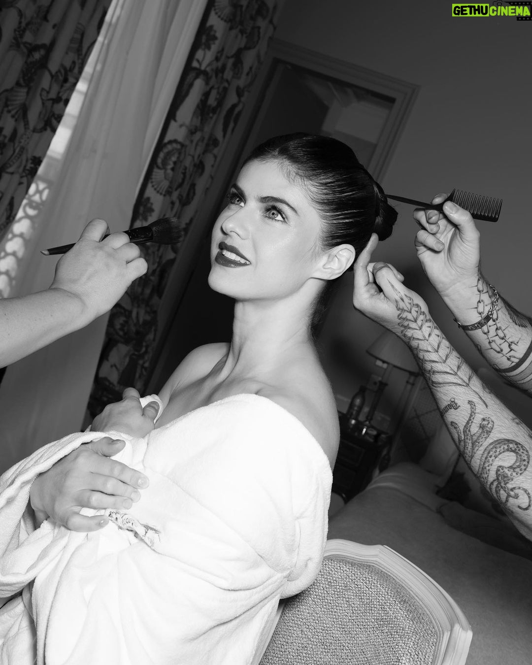 Alexandra Daddario Instagram - . . . 💇🏻♀️ @owengould 💄 @lotstar