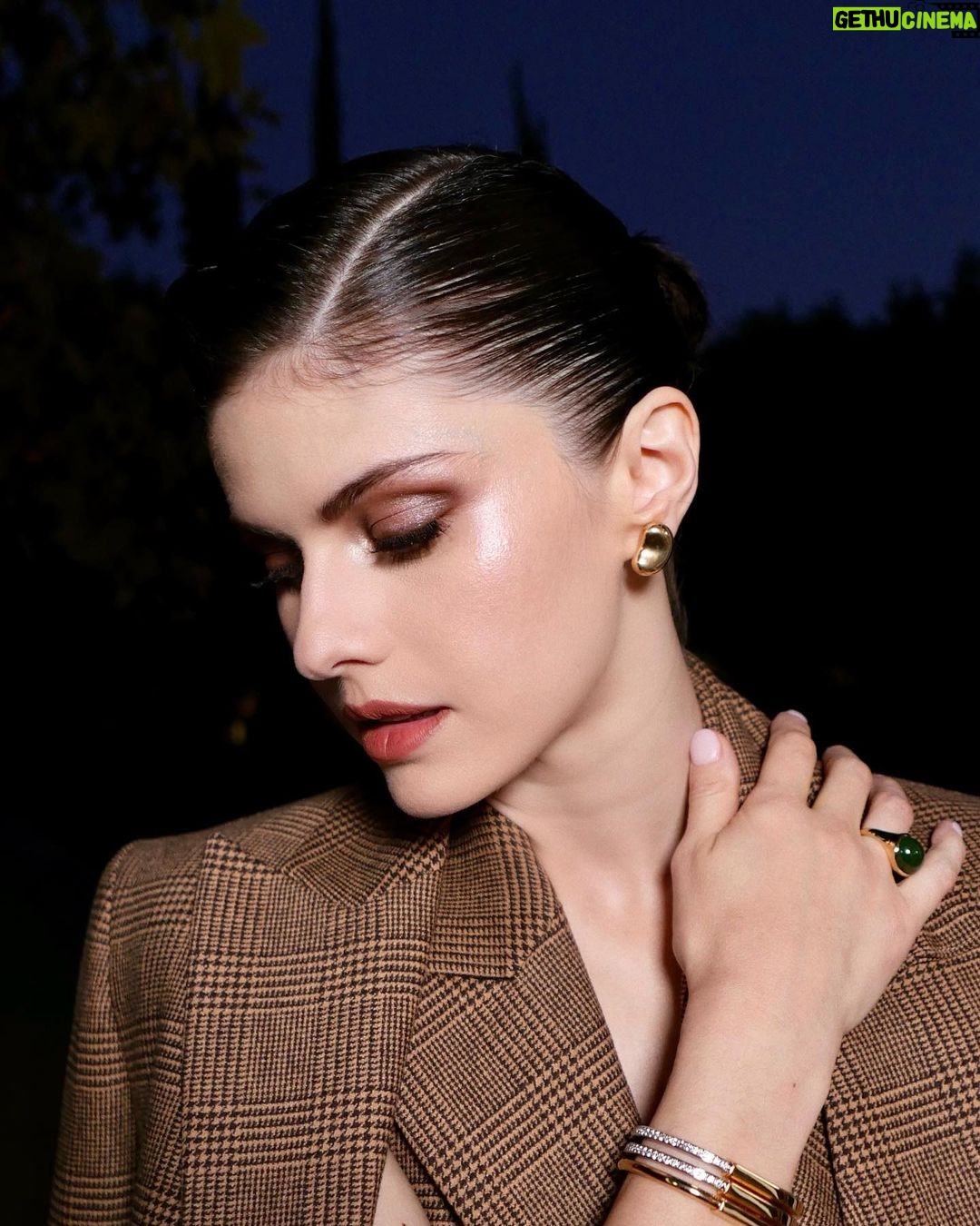 Alexandra Daddario Instagram - Thank you for having me @tiffanyandco 🙏 @lotstar @bobbyeliot @emmajademorrison @michaelkors