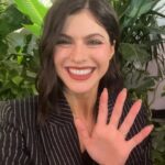 Alexandra Daddario Instagram - @michaelkors #nyfw What a beautiful show! 💇🏻‍♀️ @anthonycampbellhair 💄 @lotstar