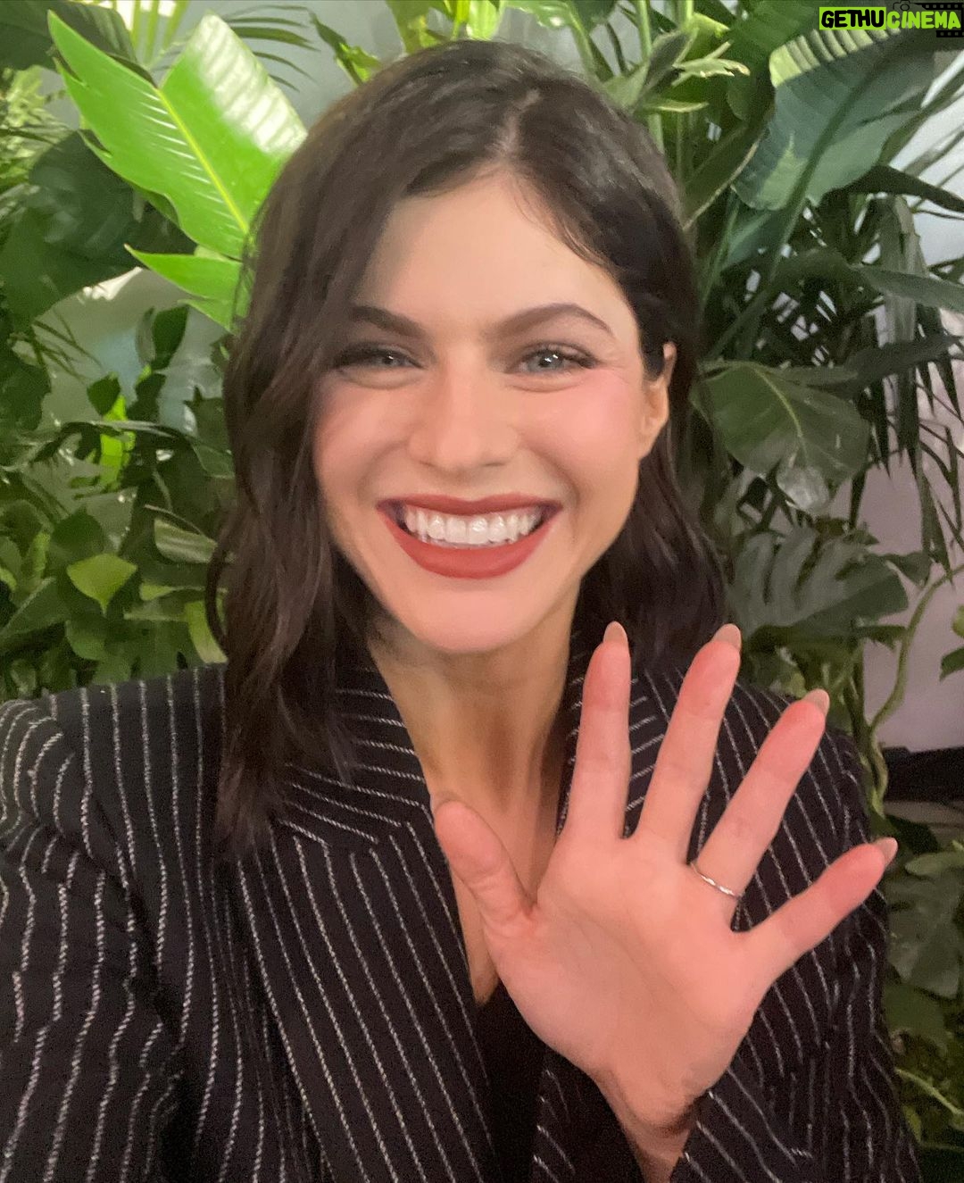 Alexandra daddario instagram michaelkors nyfw what a beautiful show