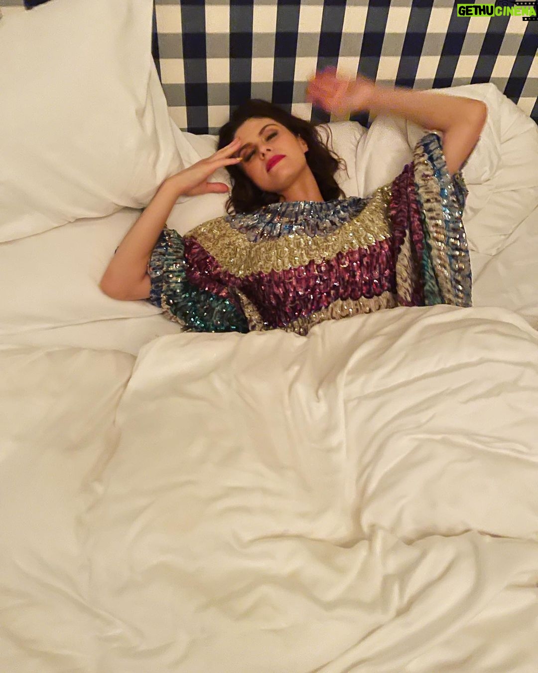 Alexandra Daddario Instagram - Emmys: night before
