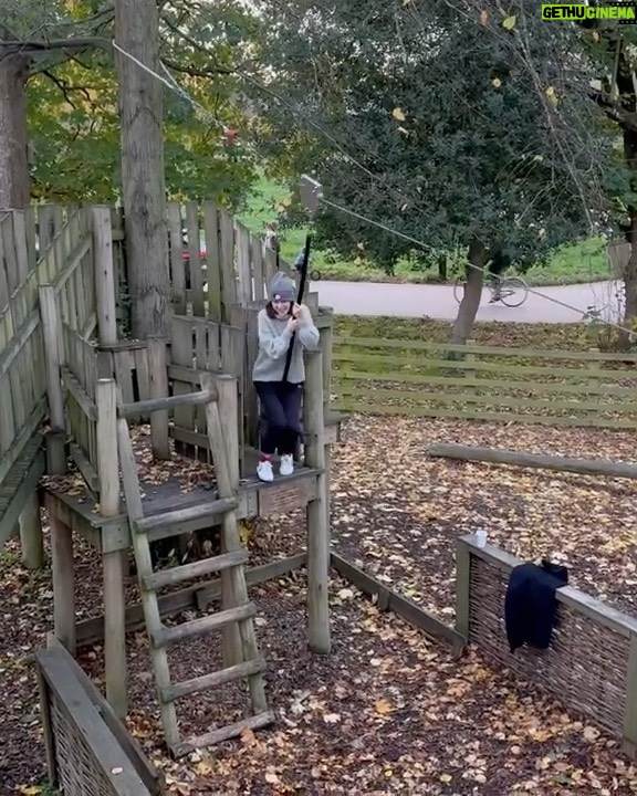 Alexandra Daddario Instagram - 🐴 🐐 🐕