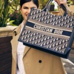 Alexandra Daddario Instagram - @dior @diorbeauty The #diorbooktote is my favorite bag I own! 💼 ⭐️ ❤️