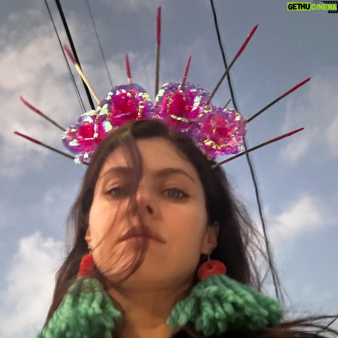 Alexandra Daddario Instagram - Krewe de vieux