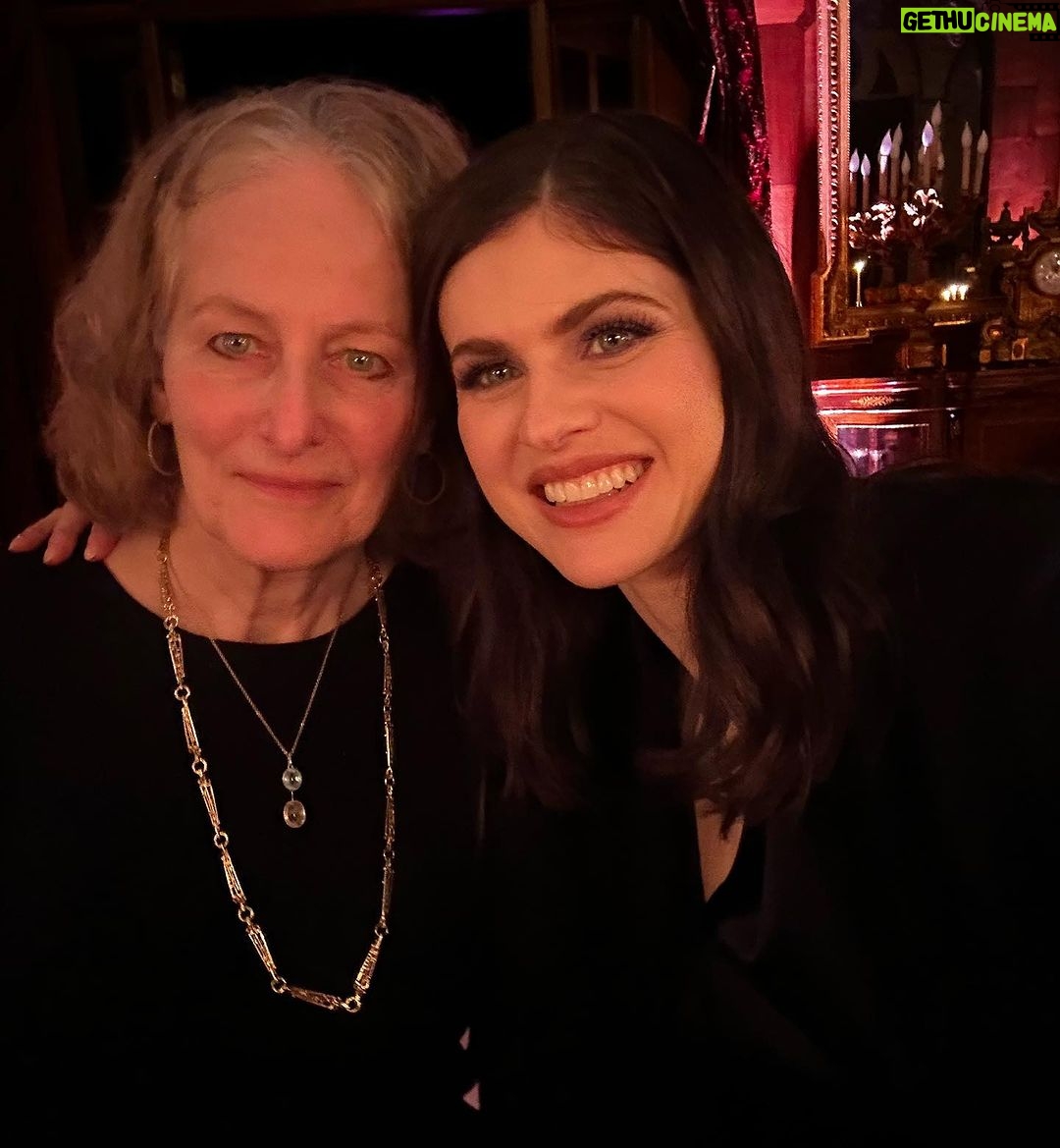 Alexandra Daddario Instagram - On our way out the door to the @rogervivier dinner, my mom said “I think you have too much side boob,” and I told her “no I don’t mom, it’s totally covered.” Thank you @kiernanshipka @laurabrown99 @gherardofelloni for such a fun night!!!