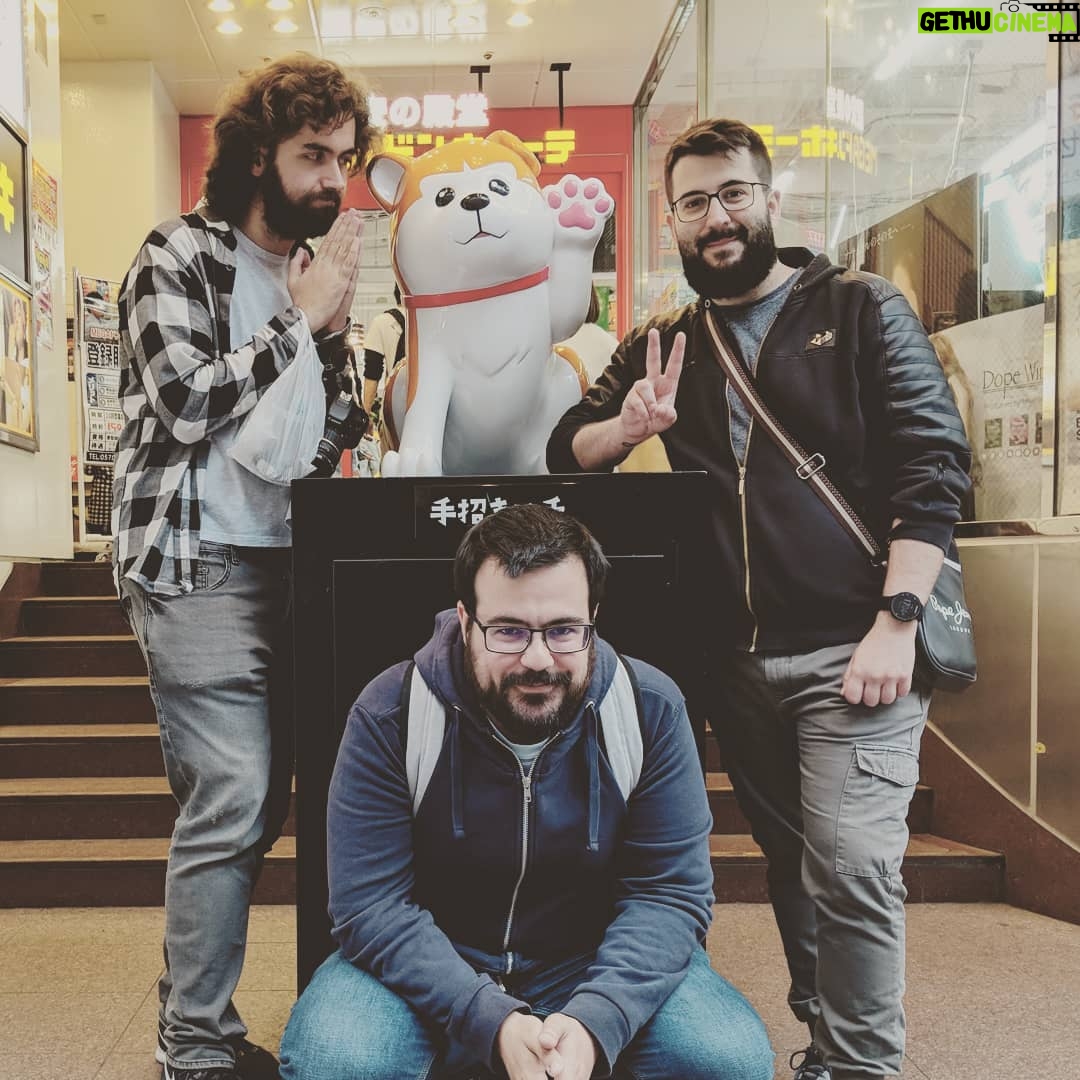 Alexelcapo - 32.7K Likes - Aquí en la famosa estatua de Hachiko