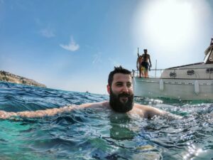 Alexelcapo Instagram - Superviviente del Titanic siendo rescatado. Colorized circa 1912