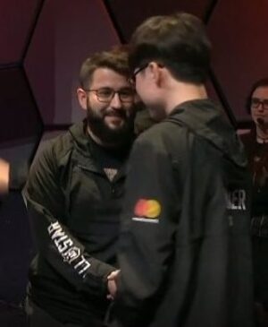 Alexelcapo Instagram - Mate al tricampeón y mejor jugador del mundo Faker. Soy platino. Todo es posible.