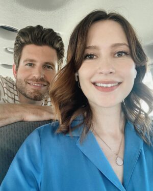 Alexia Fast Instagram - It’s always fun on set when you’re working with a gem! @fromdrewtoyou Excited for you to see this love story of a film. Candid About Love.