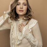 Alexia Fast Instagram - Lovely✨🤍 Phot by @karolinaturekphotography Makeup by @swankmakeup